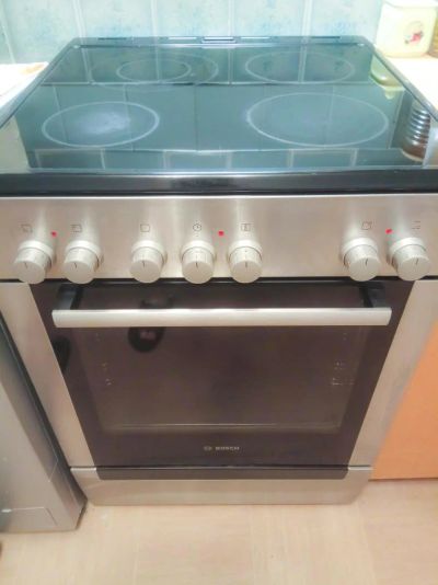 Лот: 10710055. Фото: 1. Отличная плита Bosch HCE633150R. Плиты, духовые шкафы, варочные поверхности
