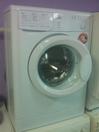 Лот: 3649751. Фото: 1. Стиральная машина Indesit WIUN... Стиральные машины