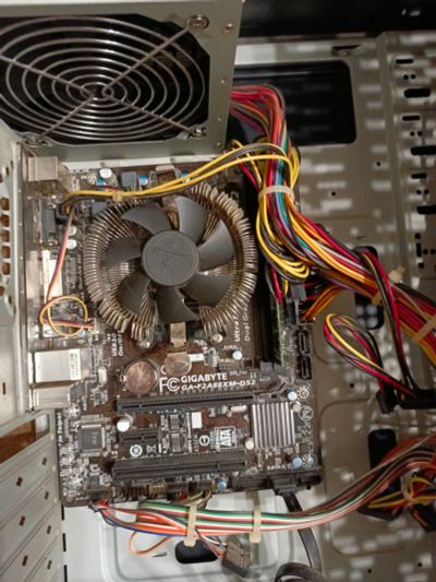 Лот: 21544877. Фото: 1. Системный блок GigaByte GA-F2A88XM-DS2... Корпуса, блоки питания