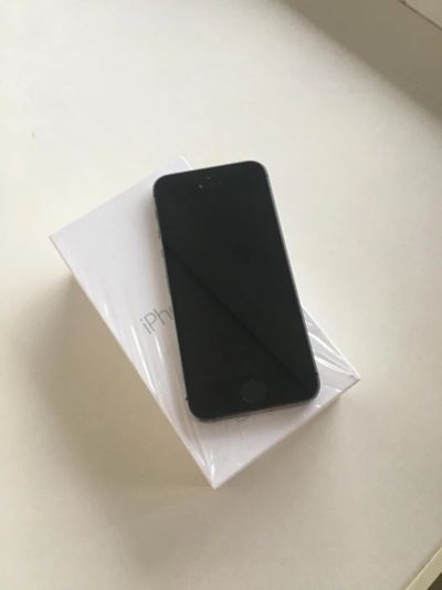Лот: 10467666. Фото: 1. Продам Iphone 5S 16Gb Space Gray... Смартфоны