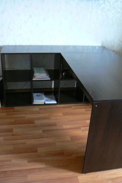 Лот: 8089411. Фото: 1. Стол с полкой. Компьютерные и письменные столы