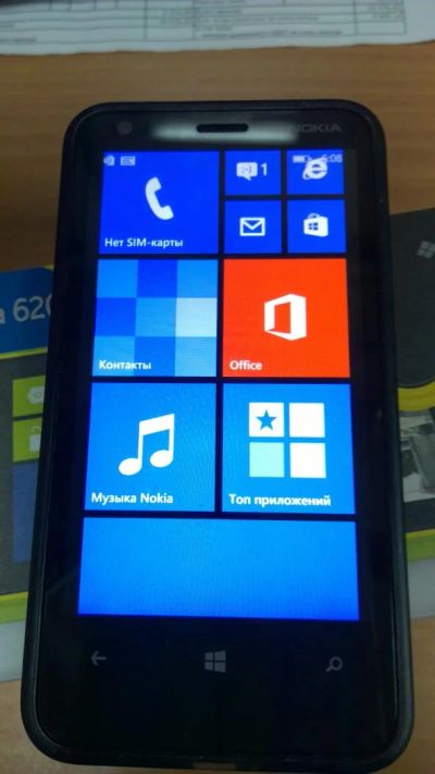 Лот: 4562914. Фото: 1. Nokia Lumia 620 (черная). Смартфоны