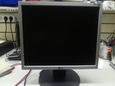 Лот: 14192374. Фото: 1. Монитор LG Flatron l1750u. ЖК-мониторы