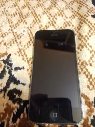 Лот: 8407894. Фото: 1. Iphone 5 16gb black. Смартфоны