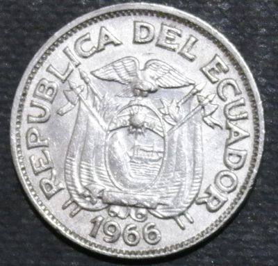 Лот: 11998236. Фото: 1. Экзотика с рубля (14678) Эквадор. Остальные страны