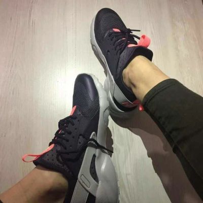 Лот: 10890576. Фото: 1. Кроссовки Nike Huarache Ultra. Кеды, кроссовки, слипоны