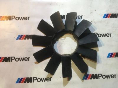 Лот: 11181599. Фото: 1. Крыльчатка вентилятора BMW E39. Двигатель и элементы двигателя