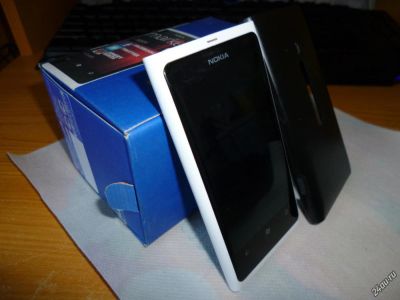 Лот: 4588958. Фото: 1. Nokia Lumia 800 White 16 GB. Смартфоны