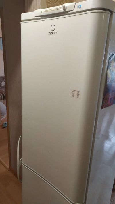 Лот: 14425797. Фото: 1. Холодильник indesit c138g.o16. Холодильники, морозильные камеры
