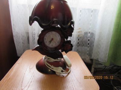 Лот: 15594178. Фото: 1. Настольная лампа с часами. Другое освещение