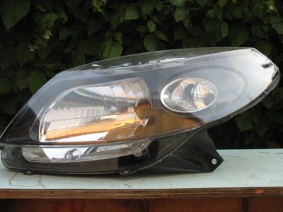Лот: 16294152. Фото: 1. Фара Renault Sandero Stepway. Оптика и освещение