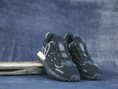 Лот: 13966827. Фото: 1. Кроссовки Adidas Yeezy Boost 600... Кеды, кроссовки, слипоны