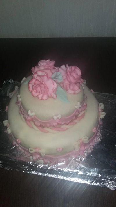 Лот: 7250765. Фото: 1. Торт двухъярусный с розами. Торты, пирожные