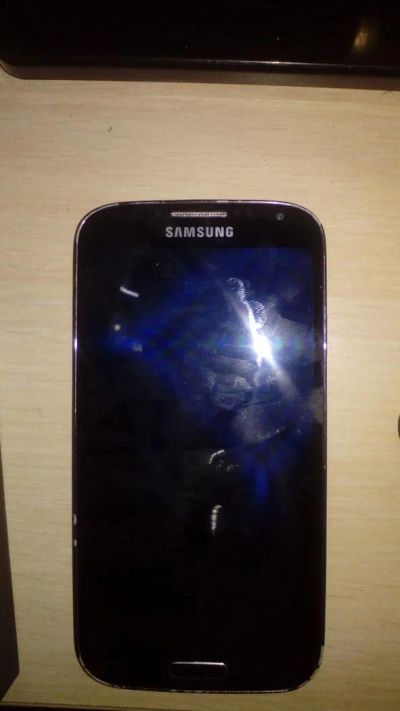 Лот: 6517129. Фото: 1. Продам galaxy s 4 black lte. Смартфоны