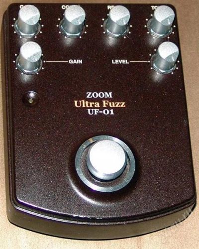Лот: 1765758. Фото: 1. педаль Zoom Ultra Fuzz UF 01. Гитарные эффекты и комбоусилители