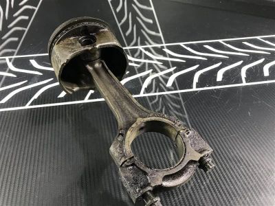 Лот: 23592795. Фото: 1. Поршень с шатуном SsangYong G23D. Двигатель и элементы двигателя