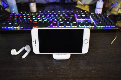 Лот: 18391142. Фото: 1. Смартфон Apple iPhone 8 64 Gb... Смартфоны