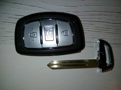 Лот: 10191682. Фото: 1. Ключ hyundai. Брелоки для ключей
