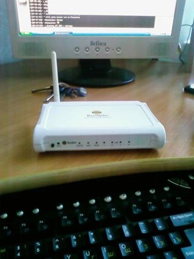 Лот: 6348746. Фото: 1. Wi-Fi роутер BeeLine. Маршрутизаторы (роутеры)