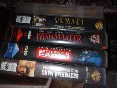 Лот: 4385352. Фото: 1. видеокассеты Batman, Wishmaster... Видеозаписи, фильмы