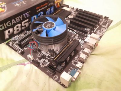 Лот: 10859437. Фото: 1. Мат. плата Gigabyte P85-D3 Socket... Материнские платы