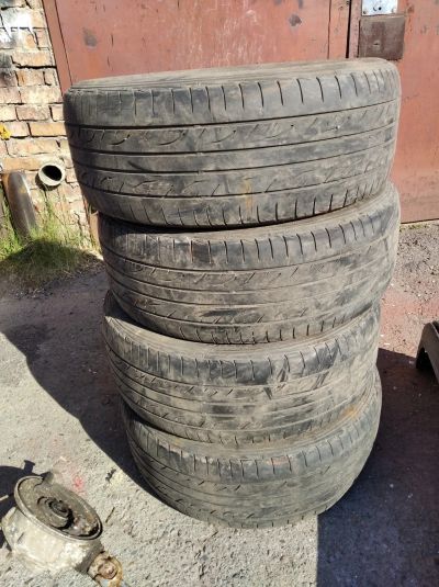 Лот: 15850281. Фото: 1. Резина Dunlop 235-55 r18. Шины