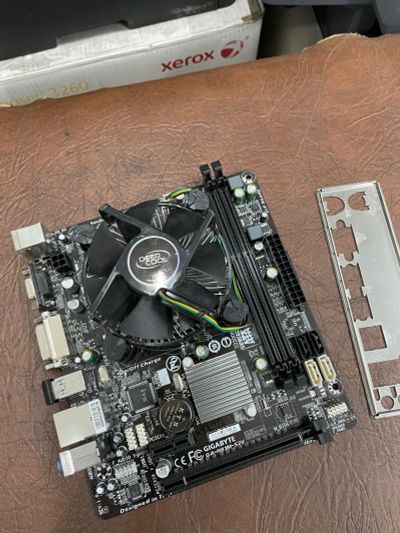 Лот: 19143583. Фото: 1. Материнская плата Gigabyte + процессор... Материнские платы