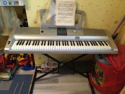 Лот: 11652469. Фото: 1. Синтезатор (пианино) Yamaha DGX-305. Клавишные