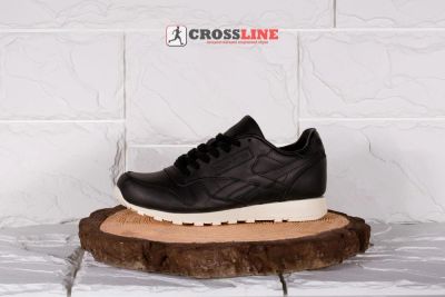 Лот: 10042897. Фото: 1. Кроссовки Reebok Classic Leather... Кеды, кроссовки, слипоны