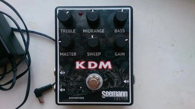 Лот: 6642400. Фото: 1. Seemann Custom KDM Distortion. Гитарные эффекты и комбоусилители