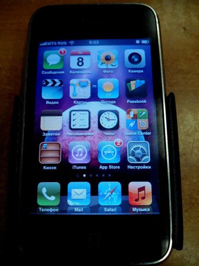 Лот: 3373336. Фото: 1. iphone 3gs 16 gb с чехлом. Смартфоны