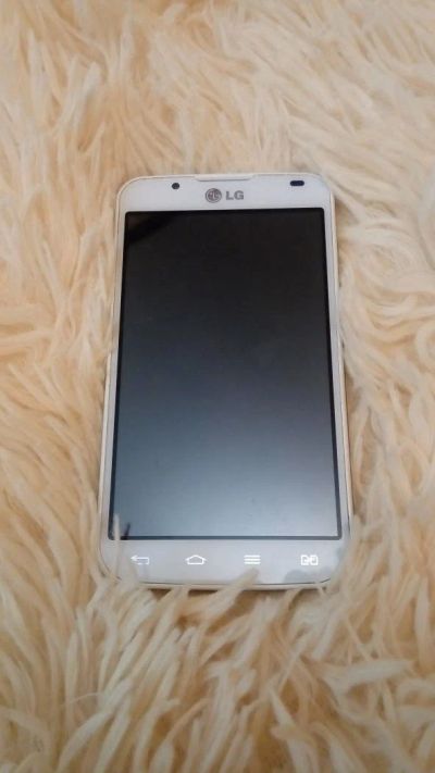 Лот: 10425825. Фото: 1. Lg-p715. Смартфоны