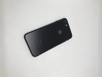 Лот: 16448103. Фото: 1. Iphone 7 #2. Смартфоны