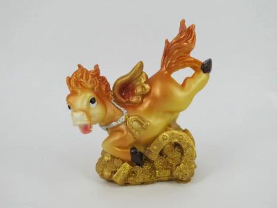 Лот: 10549385. Фото: 1. Копилка лошадка на деньгах. Копилки