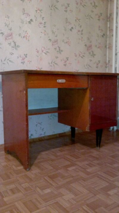 Лот: 17423543. Фото: 1. писменный стол. Компьютерные и письменные столы