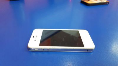 Лот: 6556874. Фото: 1. iPhone 4s 8gb white. Смартфоны