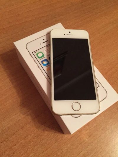 Лот: 5276369. Фото: 1. Apple iPhone 5s 16gb gold LTE. Смартфоны