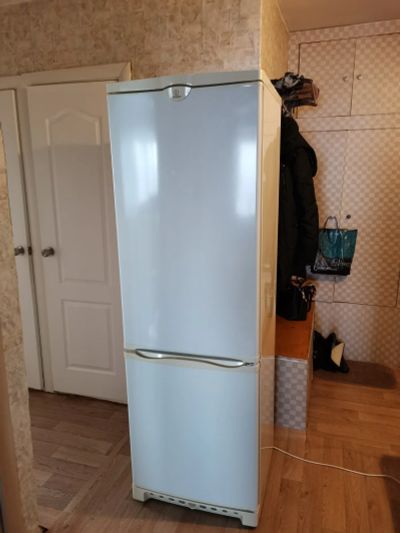Лот: 15313139. Фото: 1. Продам холодильник Indesit. Холодильники, морозильные камеры