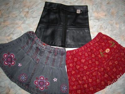 Лот: 729108. Фото: 1. Юбочки на 3-4 г. + подарок. Другое (дети растут)