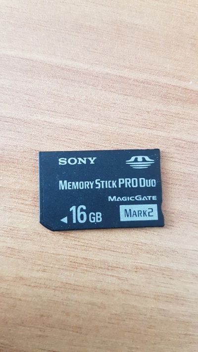 Лот: 14616325. Фото: 1. Флеш-карта Sony Memory Stick Pro... Запчасти для игровых приставок, консолей
