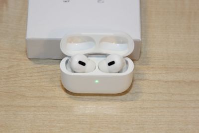 Лот: 18794085. Фото: 1. Беспроводные наушники apple AirPods... Наушники, гарнитуры