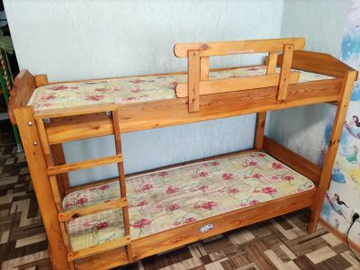 Лот: 17148544. Фото: 1. Детская двухярусная кровать из... Детские кровати и кроватки