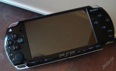 Лот: 1890248. Фото: 1. Sony PSP 2008 (+ карта памяти... Игровые приставки, консоли
