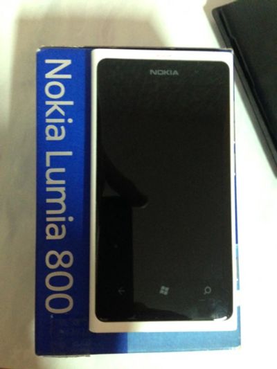 Лот: 9914590. Фото: 1. Nokia Lumia 800 White. Смартфоны