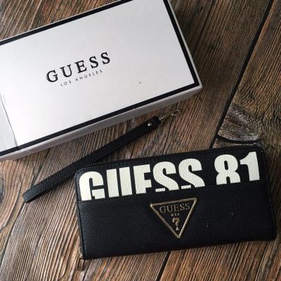 Лот: 16346628. Фото: 1. Кошелек-клатч Guess оригинал. Бумажники, кошельки, портмоне