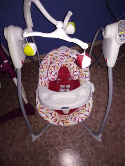 Лот: 14525031. Фото: 1. Электрокачеля Graco Lovin hug. Ходунки, прыгунки, качели