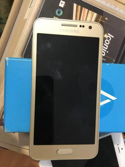 Лот: 8611995. Фото: 1. samsung galaxy a3 sm-a300f gold. Смартфоны