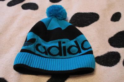 Лот: 5017978. Фото: 1. Шапка adidas (2). Другое (спортивная одежда)