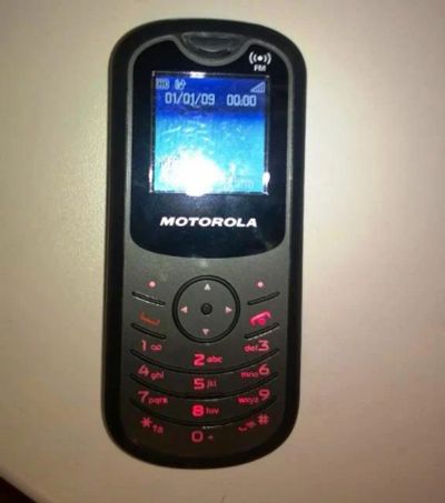 Лот: 3767895. Фото: 1. Motorola WX180 отличная звонилка... Кнопочные мобильные телефоны