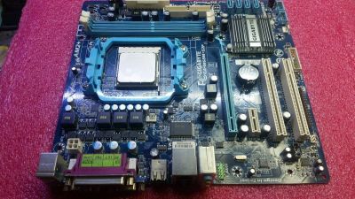 Лот: 17385302. Фото: 1. Материнская плата Gigabyte Ga-M68M-S2P... Комплекты запчастей